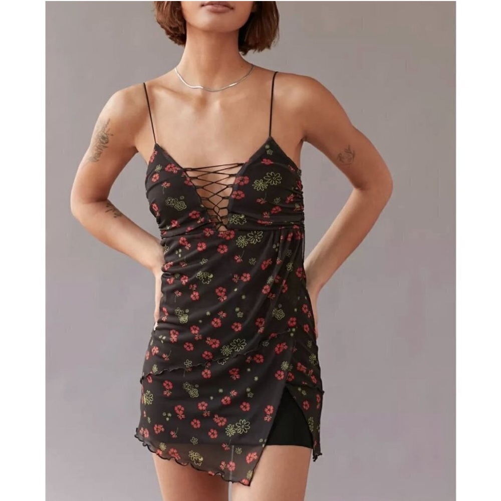 NWT Urban Outfitters Stretchy Floral Black Dress Size Small